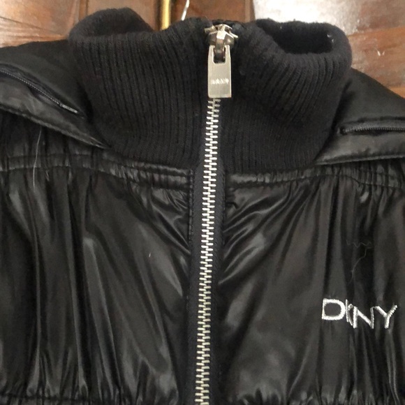 GIRLS DKNY Puffy coat with hood. - Picture 5 of 11